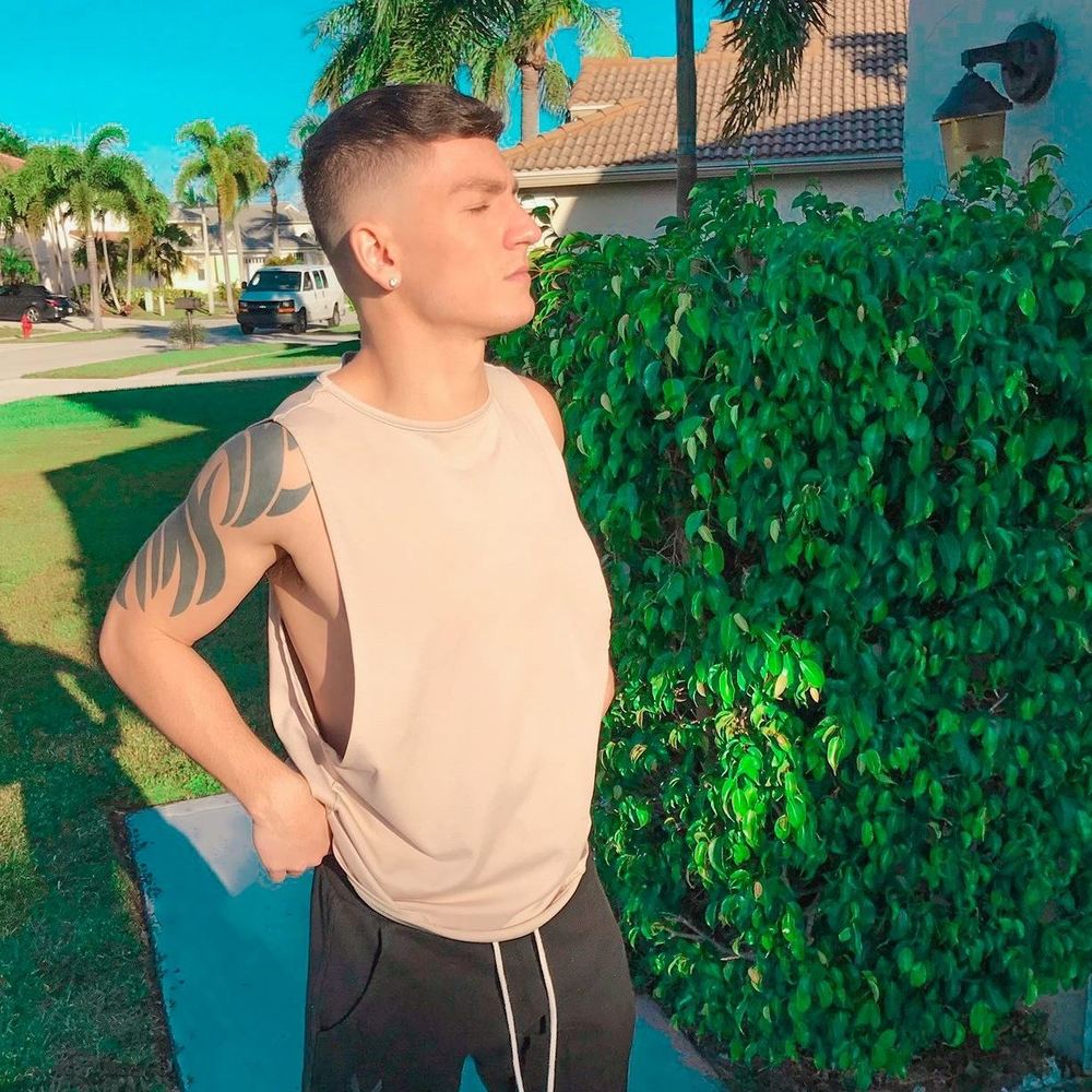 Meet your Posher, Tyler